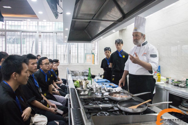 新东方学子丨越努力越幸运 2018 遇见更好的自己 新东方学子丨越努力越幸运 2018 遇见更好的自己