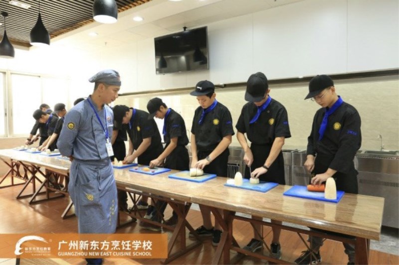 学厨师学费多少?在培训学校学厨师学费怎么样? 学厨师学费多少?在培训学校学厨师学费怎么样?