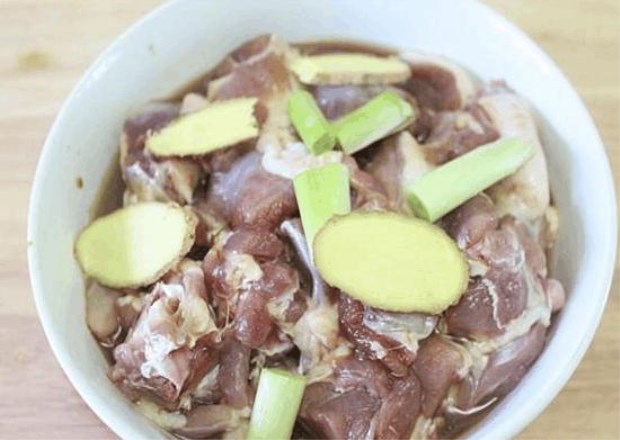 风味独特菜肴啤酒鸭 冬天必不可少的一道美味菜肴