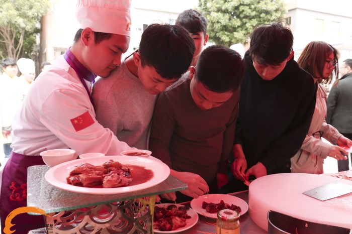 多看一秒都会饿的美食品鉴会 今天你吃high了没？