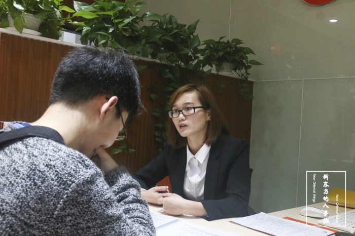 新东方的人事物丨同学你好,我是你的课程顾问周老师 新东方的人事物丨同学你好,我是你的课程顾问周老师