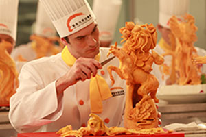 ��ɫ���˳�ʦ��ѵ